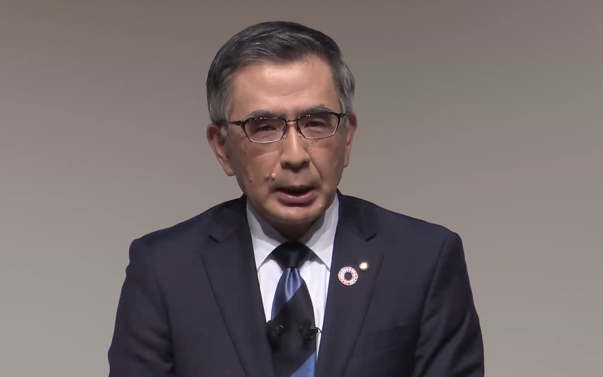 説明を行なったスズキ株式会社 代表取締役社長 鈴木俊宏氏