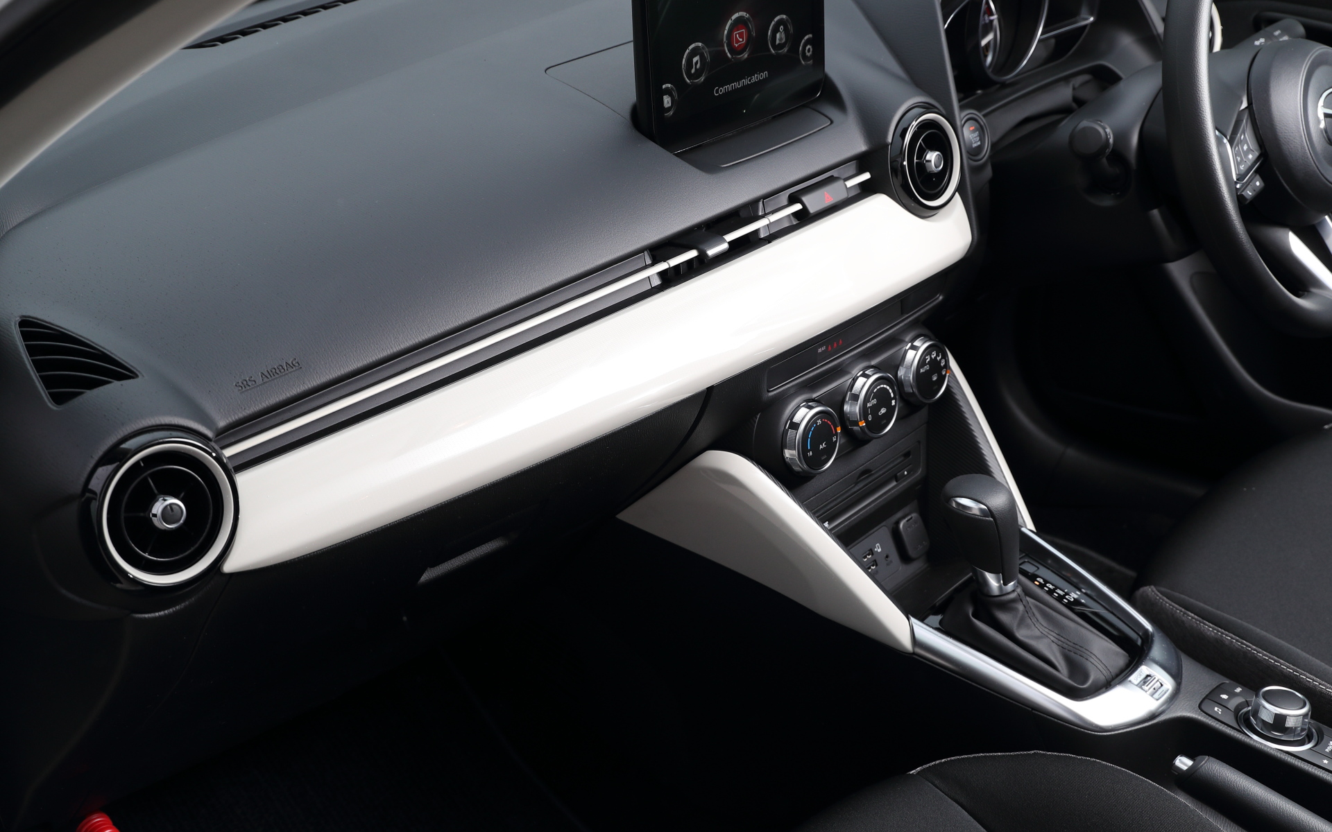 バイオエンプラを使用したインパネ