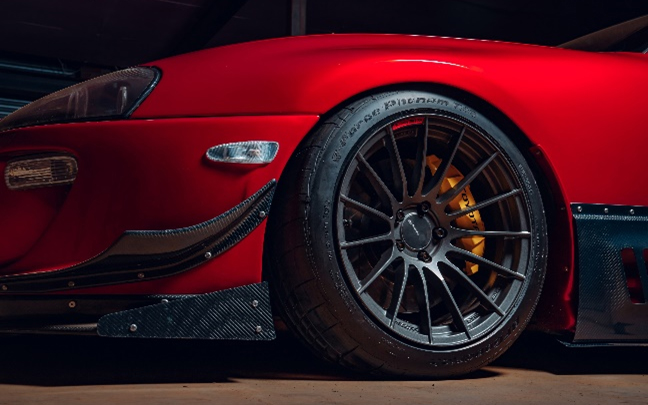 「g-Force Phenom T/A」装着イメージ