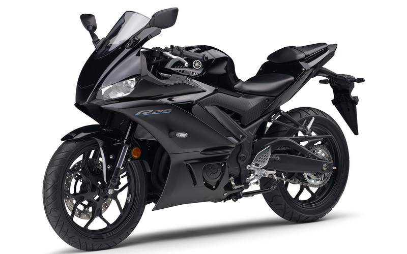 ヤマハ、「YZF-R25 ABS」2023年モデル 新色にトレンドカラーの