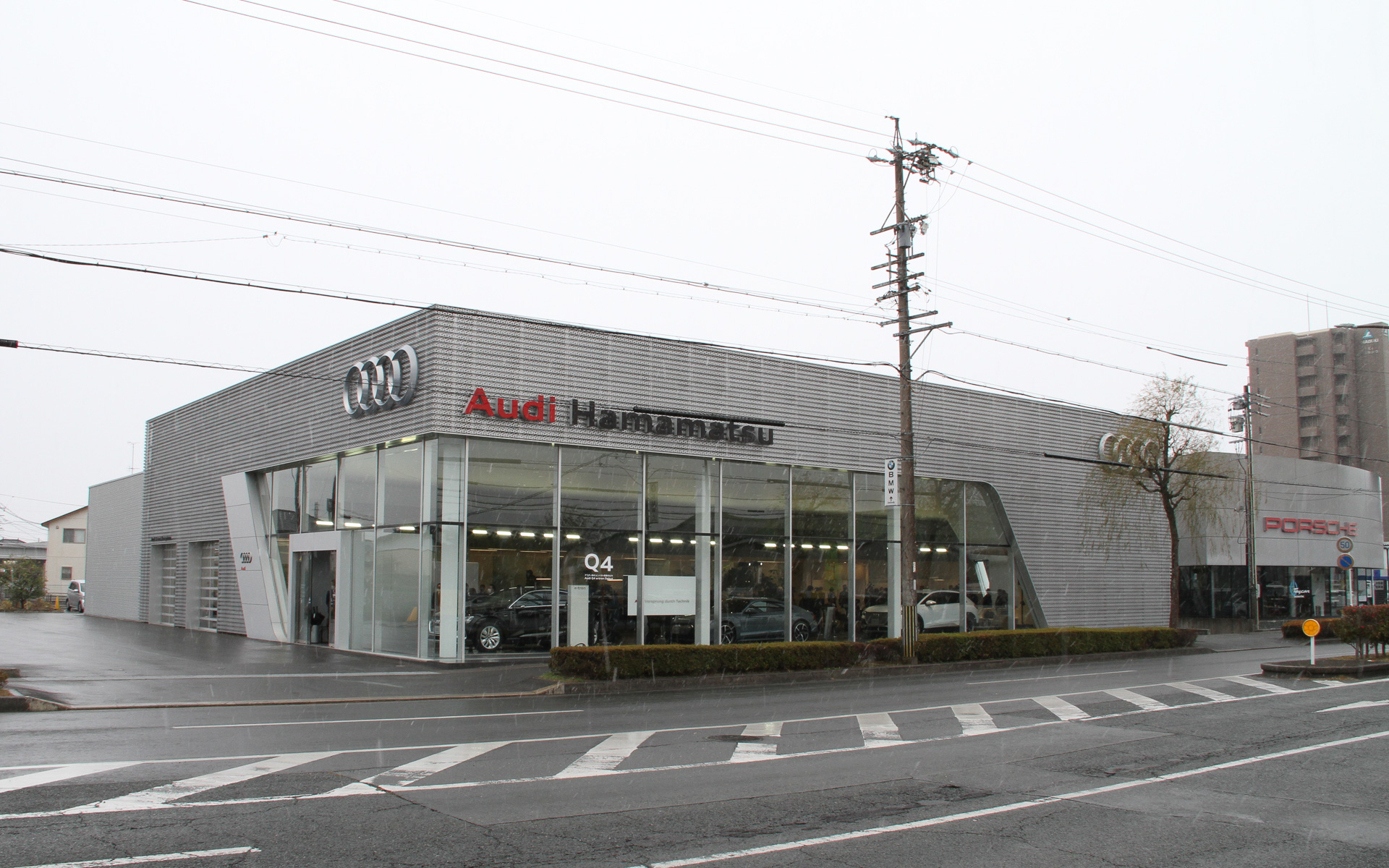 アウディ浜松（静岡県浜松市東区宮竹町667）