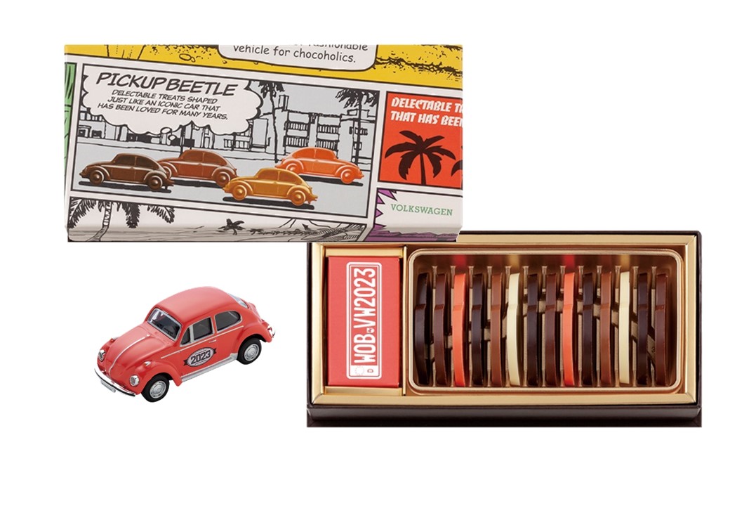 5つの味わいから１枚ずつピックアップして楽しめるビートルシルエットのプレート型チョコレート「ピックアップビートル」（14個入り 2160円。アプリコットピンクのビートルミニカー付き）