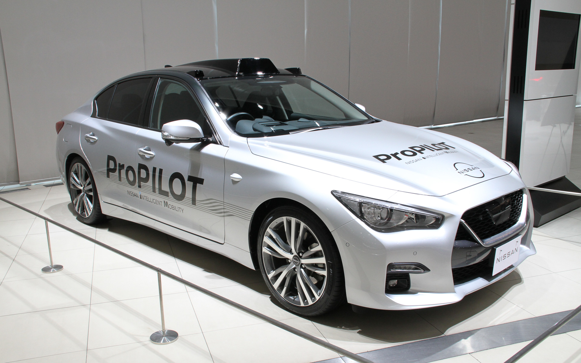 プロパイロットコンセプトゼロ試作車など普段なかなかお目にかかれないモデルや、e-POWER車など多数の電動車も展示される。その中でGT-R NISMO ニュルブルクリンクタイムアタック車は異彩を放つが、将来の電動化を示唆したもの？