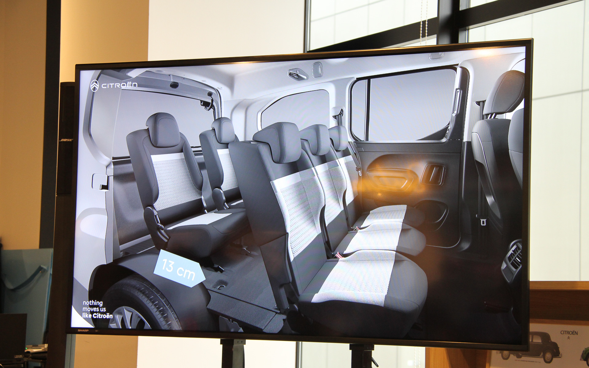 ベルランゴ ロングの2列目・3列目シート