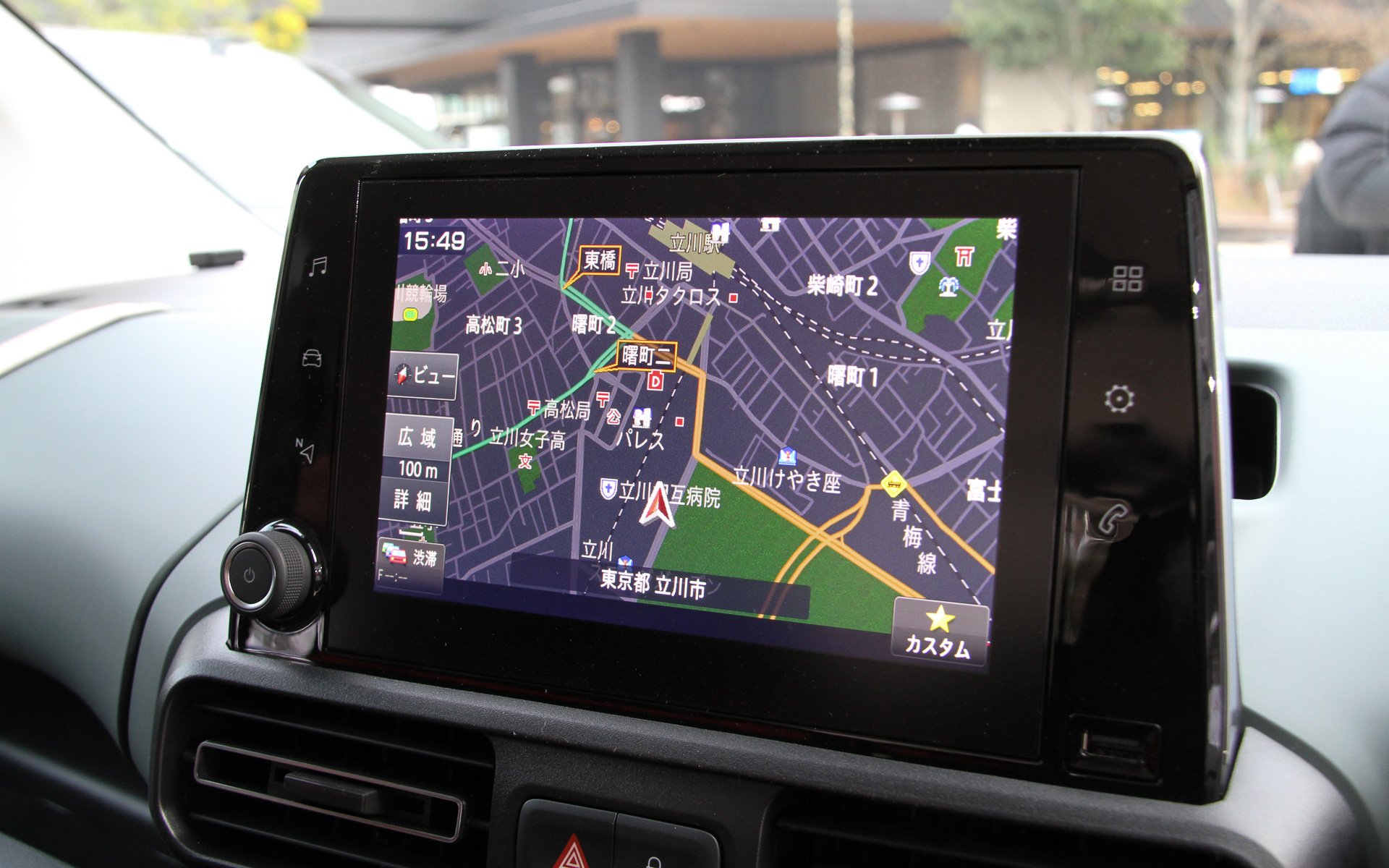 新型ベルランゴ ロングのインテリア。3列目シートは前後スライドが可能なほか、3列目シートを取り外して2列目シートを折りたたむことで、最大2693Lの大容量ラゲッジスペースが出現する