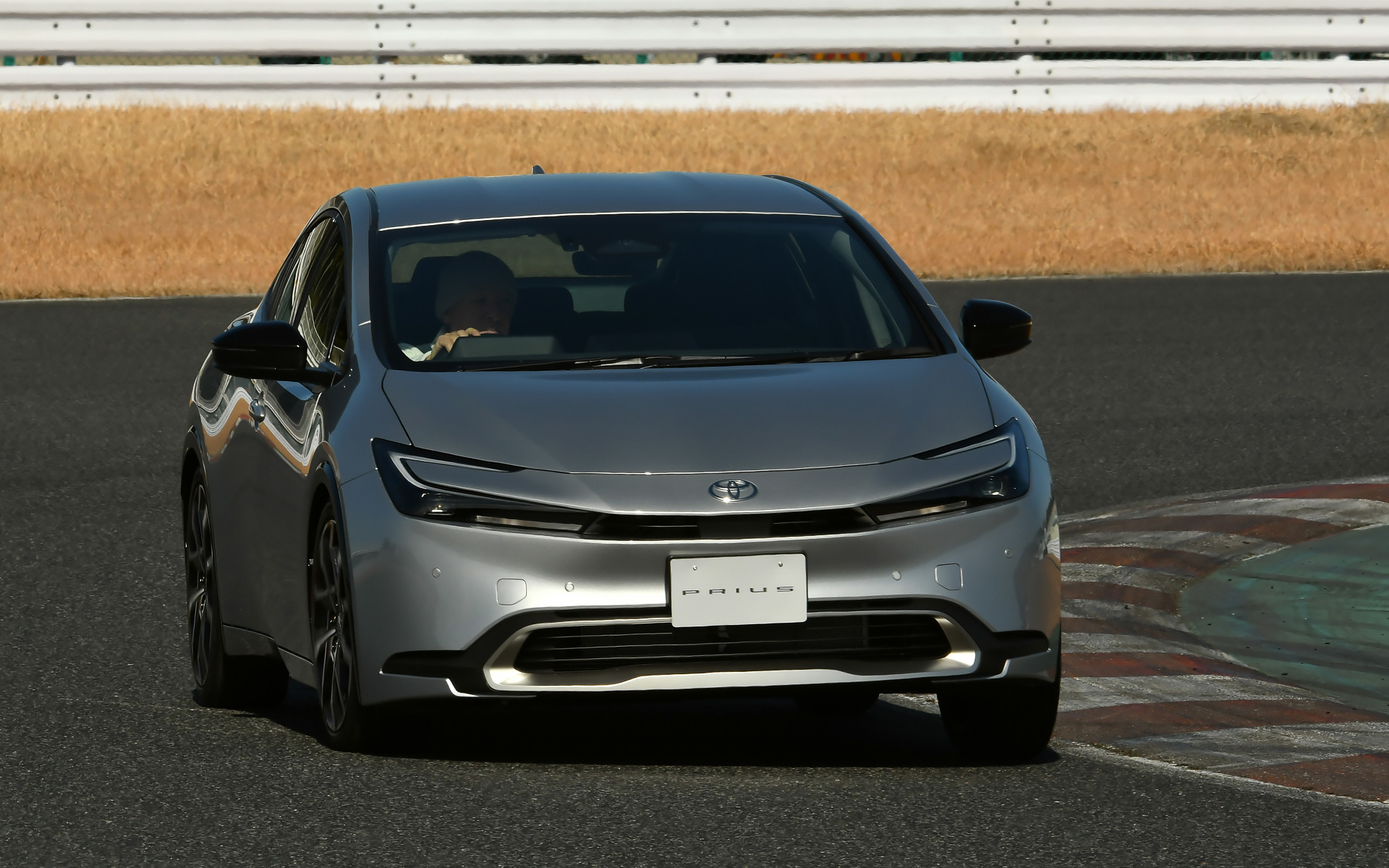 各種の走行モードで試乗した