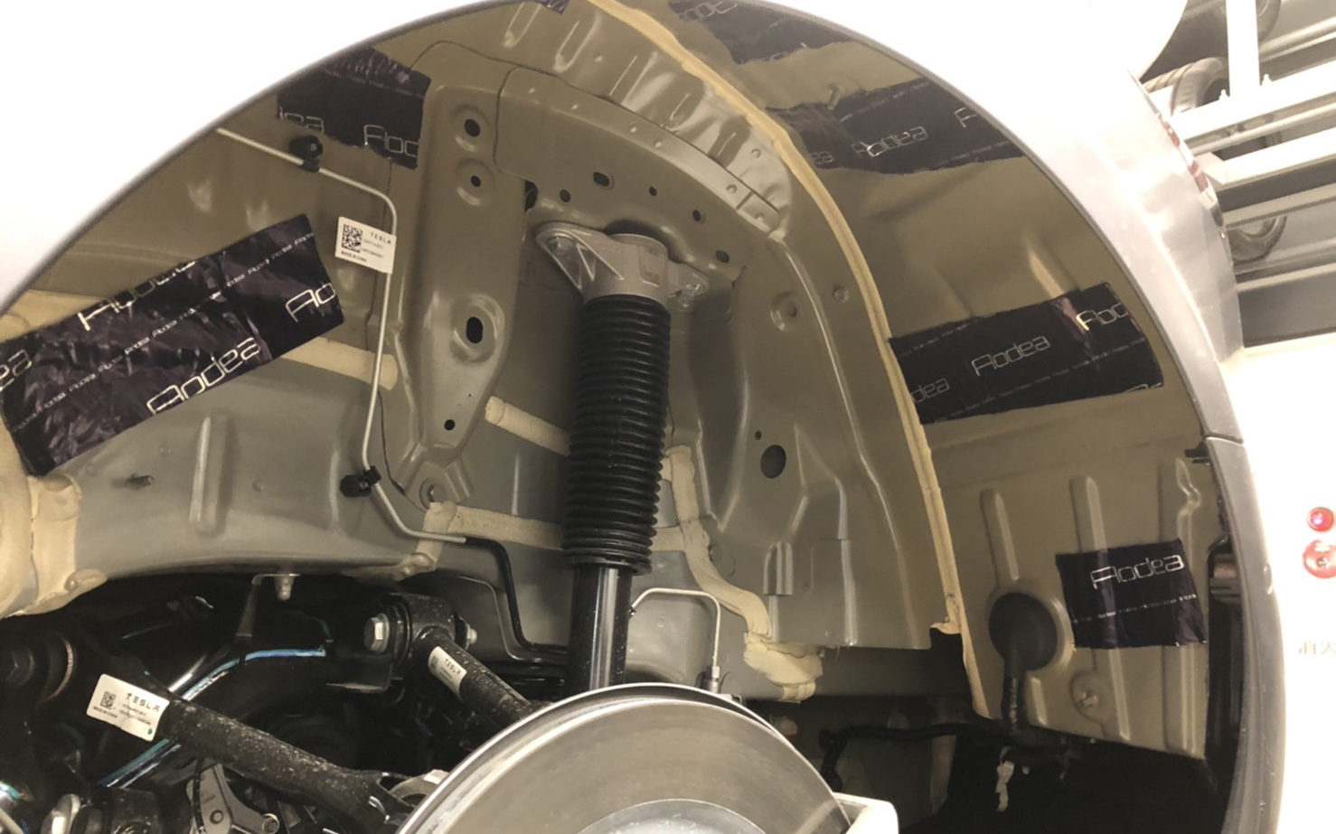 エーモンサイレントキット施工（タイヤハウス用）