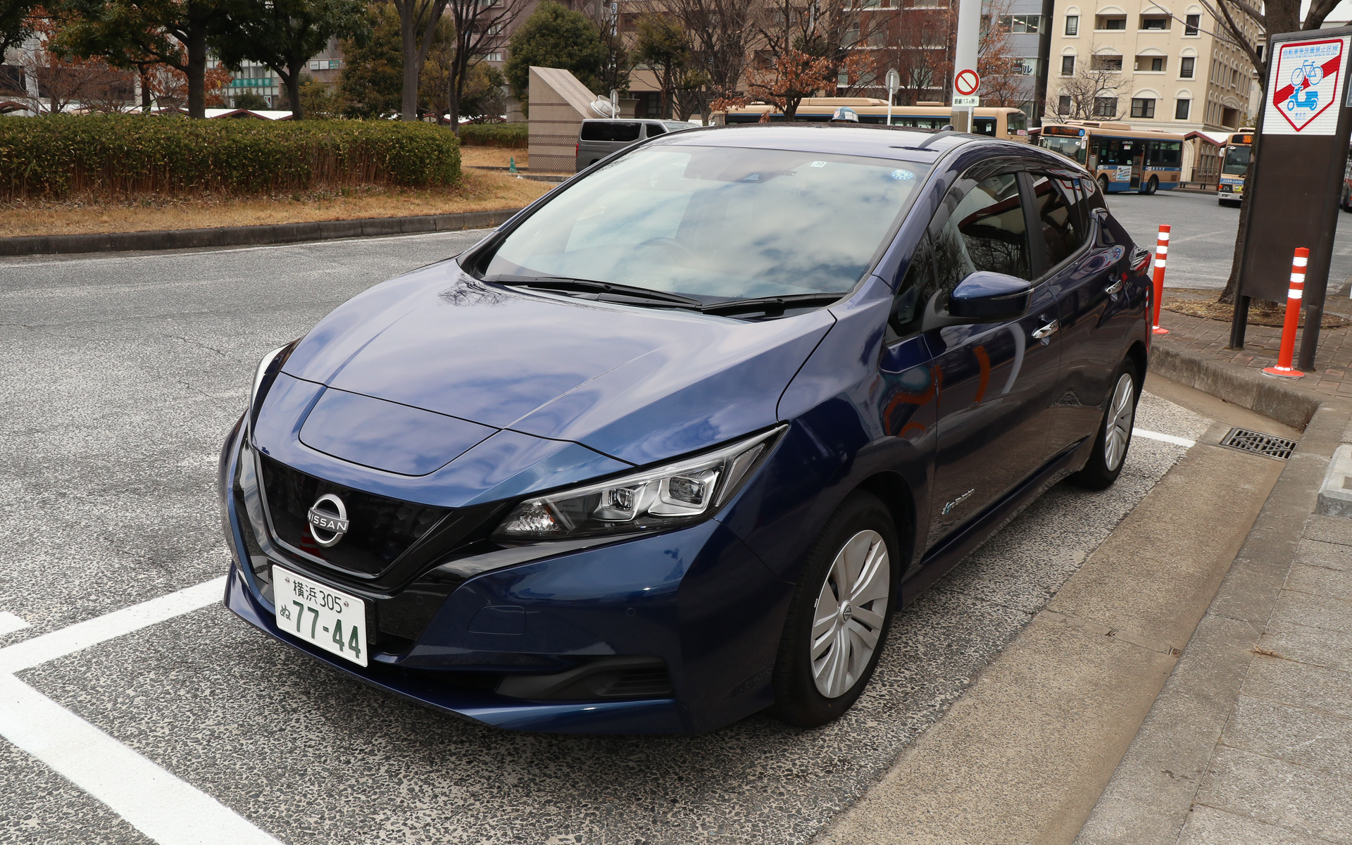 開始式で実施された充電セレモニーでは、神奈川県横浜市に本社を構える日産自動車のBEV（バッテリ電気自動車）「リーフ」が使用された