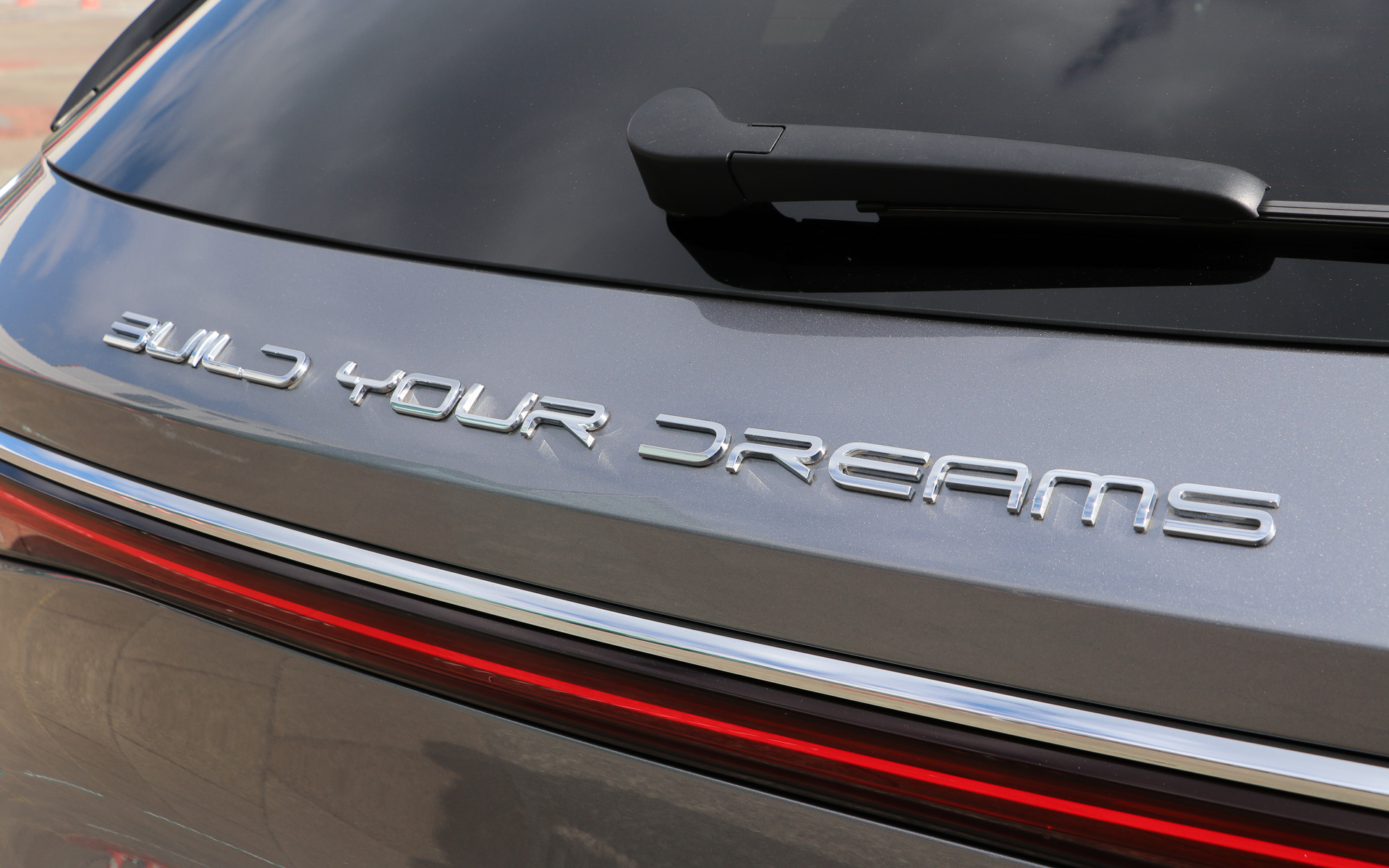 社名のBYDは「Build Your Dreams」の頭文字