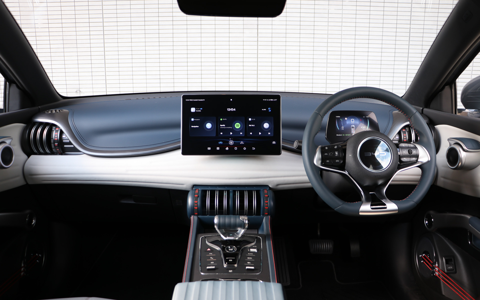 広い視界が特徴の運転席