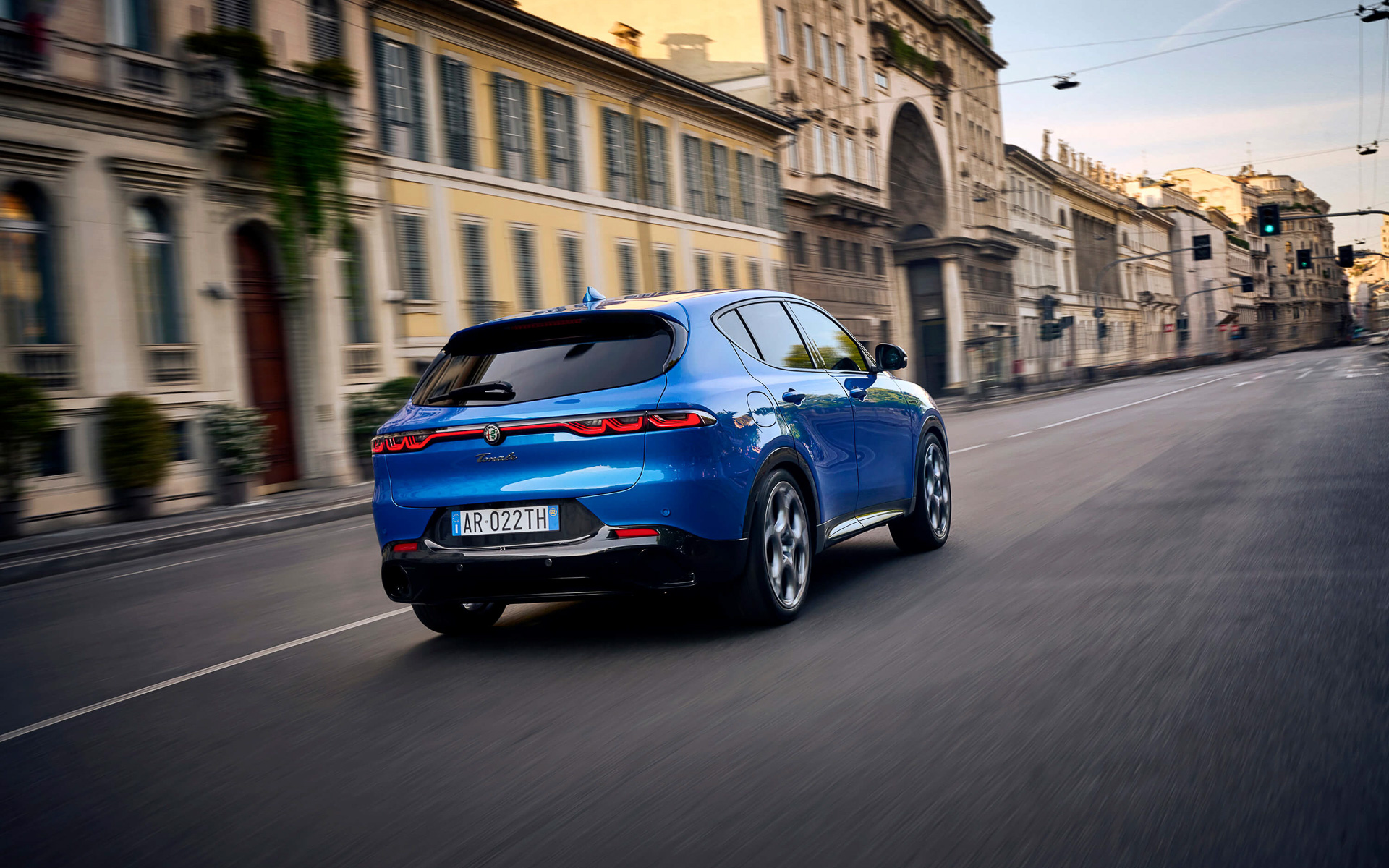 トナーレはブランド初となるマイルドハイブリッドシステムを搭載