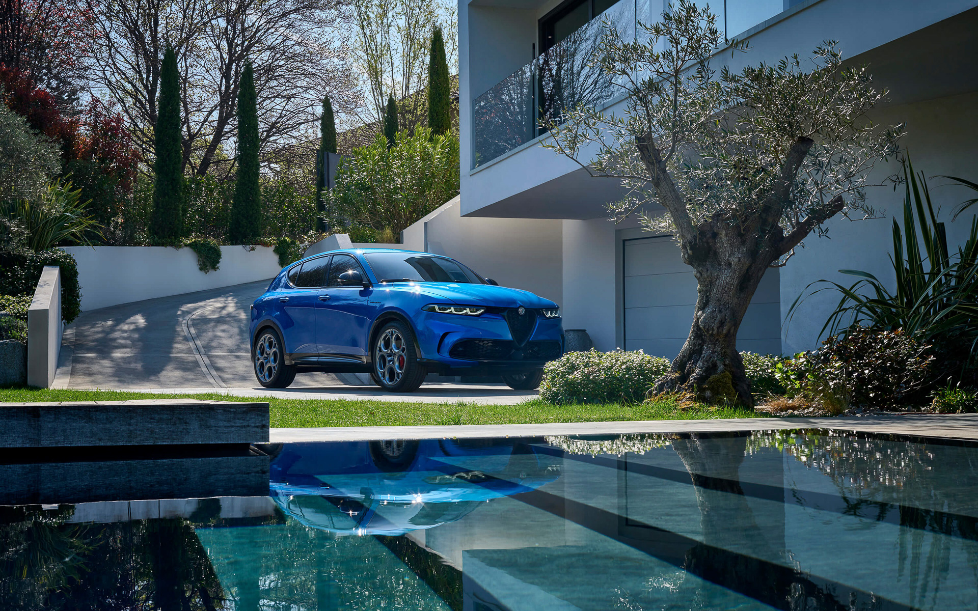 トナーレはブランド初となるマイルドハイブリッドシステムを搭載