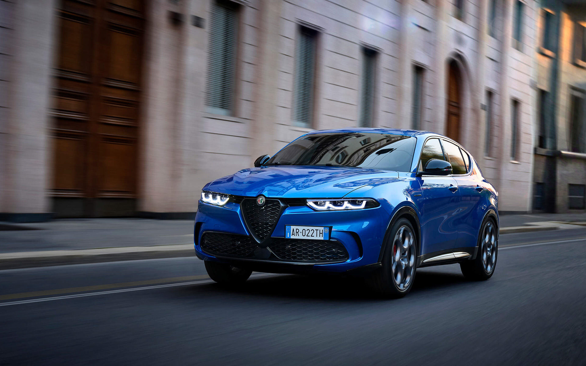 トナーレはブランド初となるマイルドハイブリッドシステムを搭載