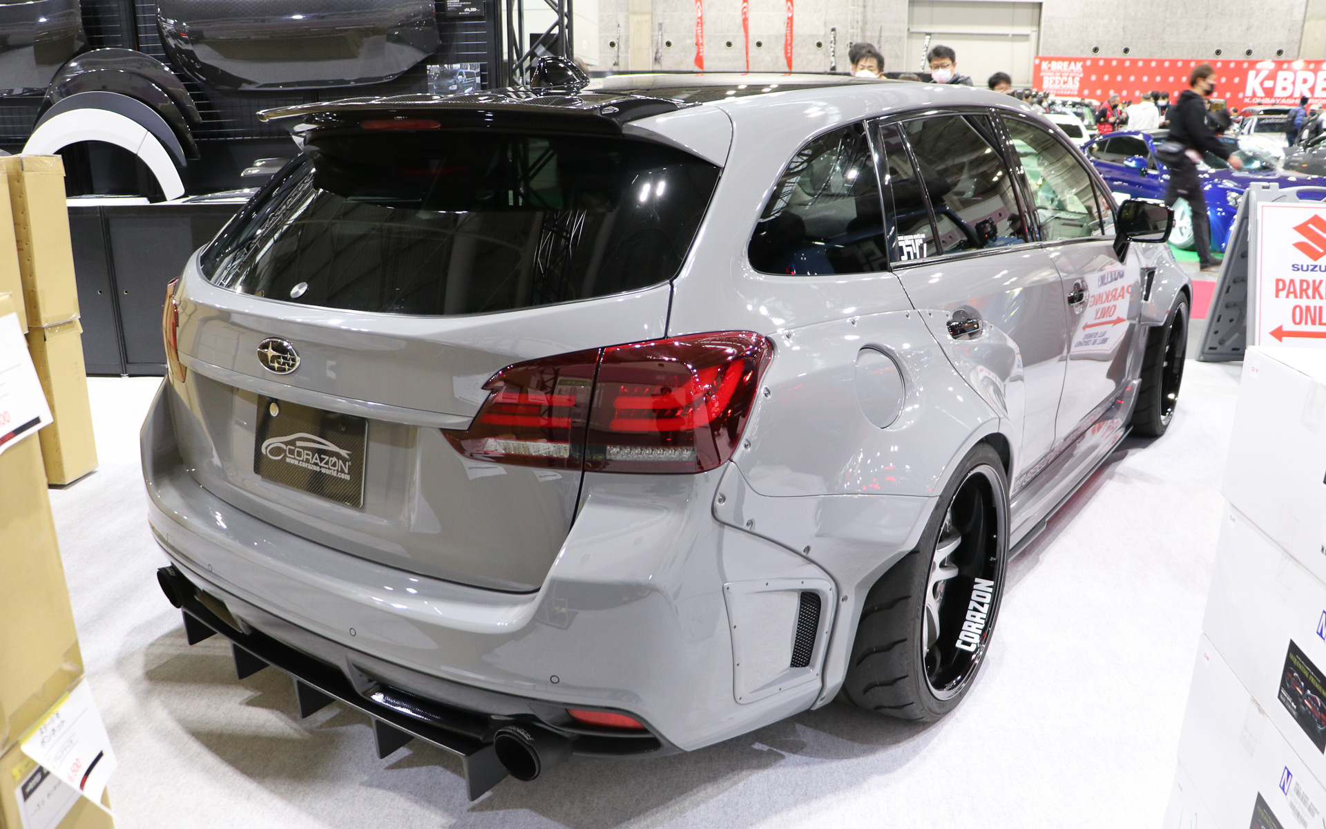 コラゾンの手掛けるワイドボディのレヴォーグは4号館に展示