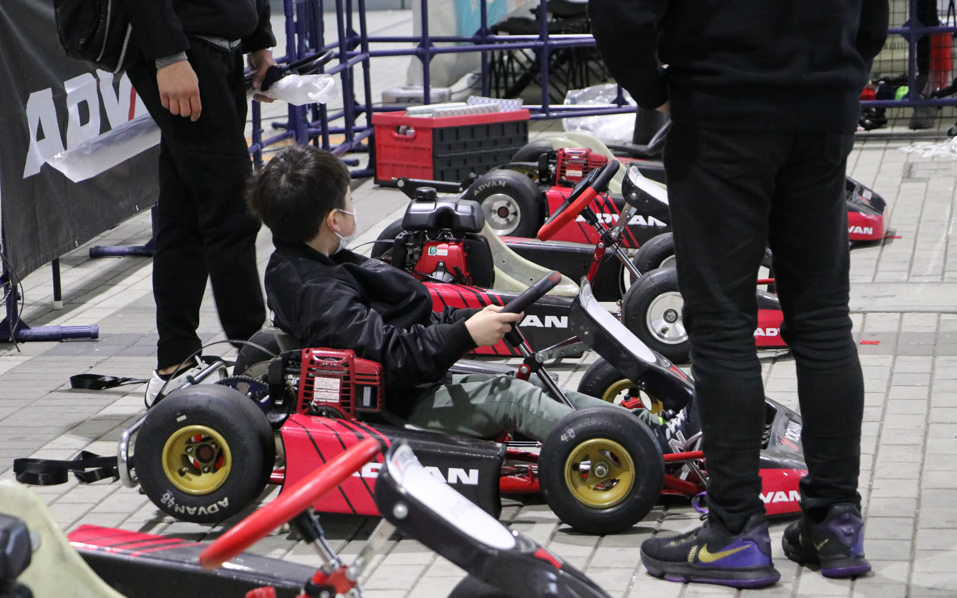 3号館と6号館Aのスペースでは子供向けカート体験会を横浜ゴムが実施
