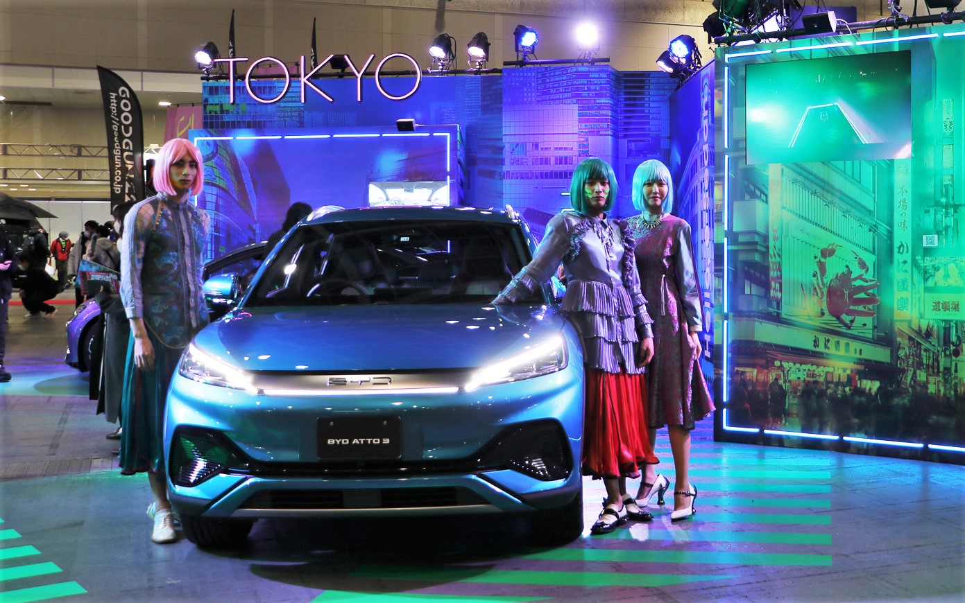 1月に日本でSUVのEV「ATTO 3」を発売したBYDは屋外（3号館の裏）で試乗会も実施している