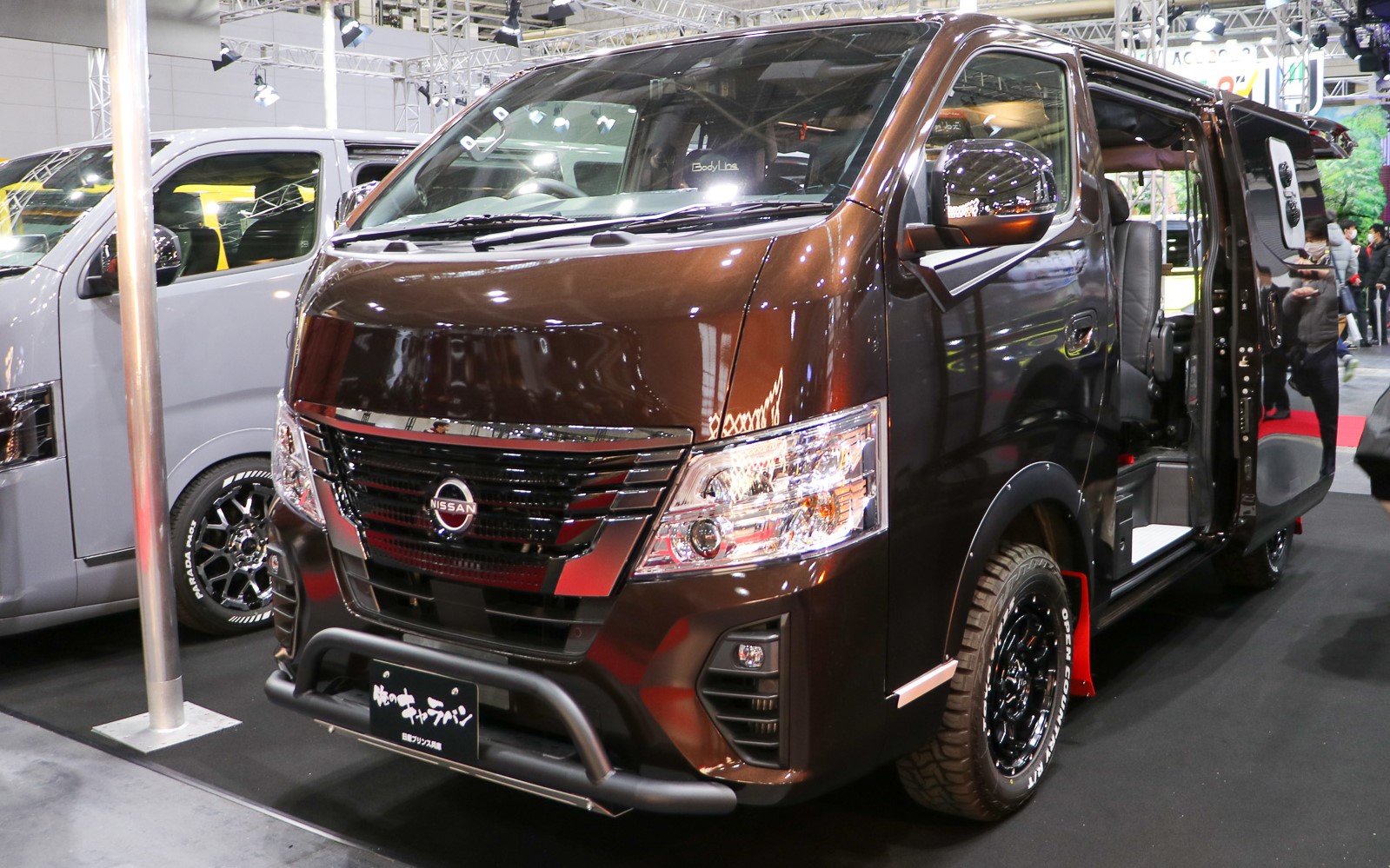 日産プリンス兵庫×BodyLineのNV350キャラバン「ワイルド×アゲ仕様」