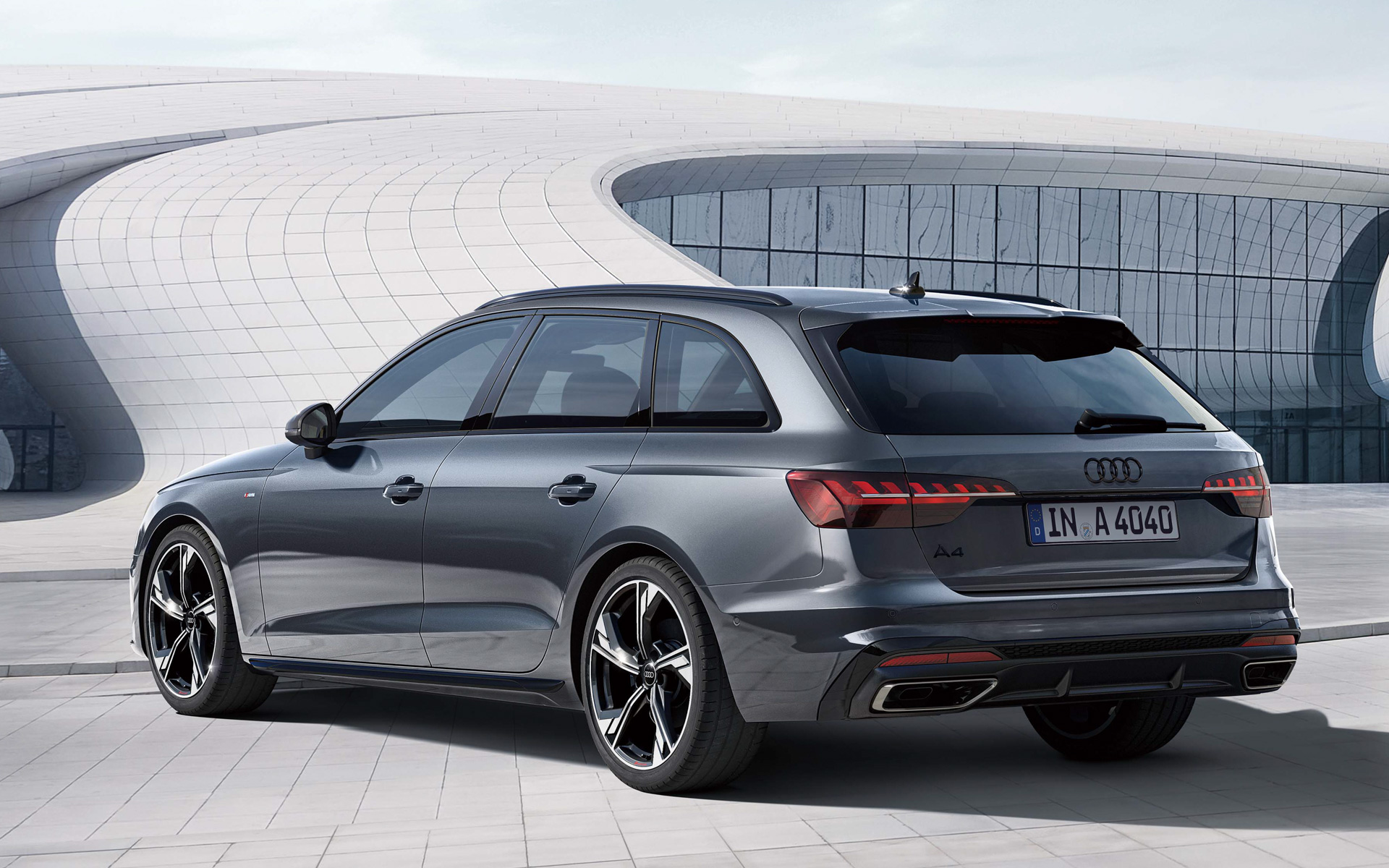 A4 / A4 アバント Black Style PLUS