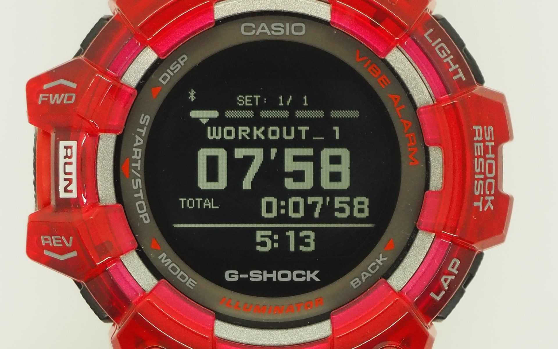 設定しておいた時間をカウントダウンしてくれるワークアウト（タイマー）機能。トレーニング時間などの管理に重宝する