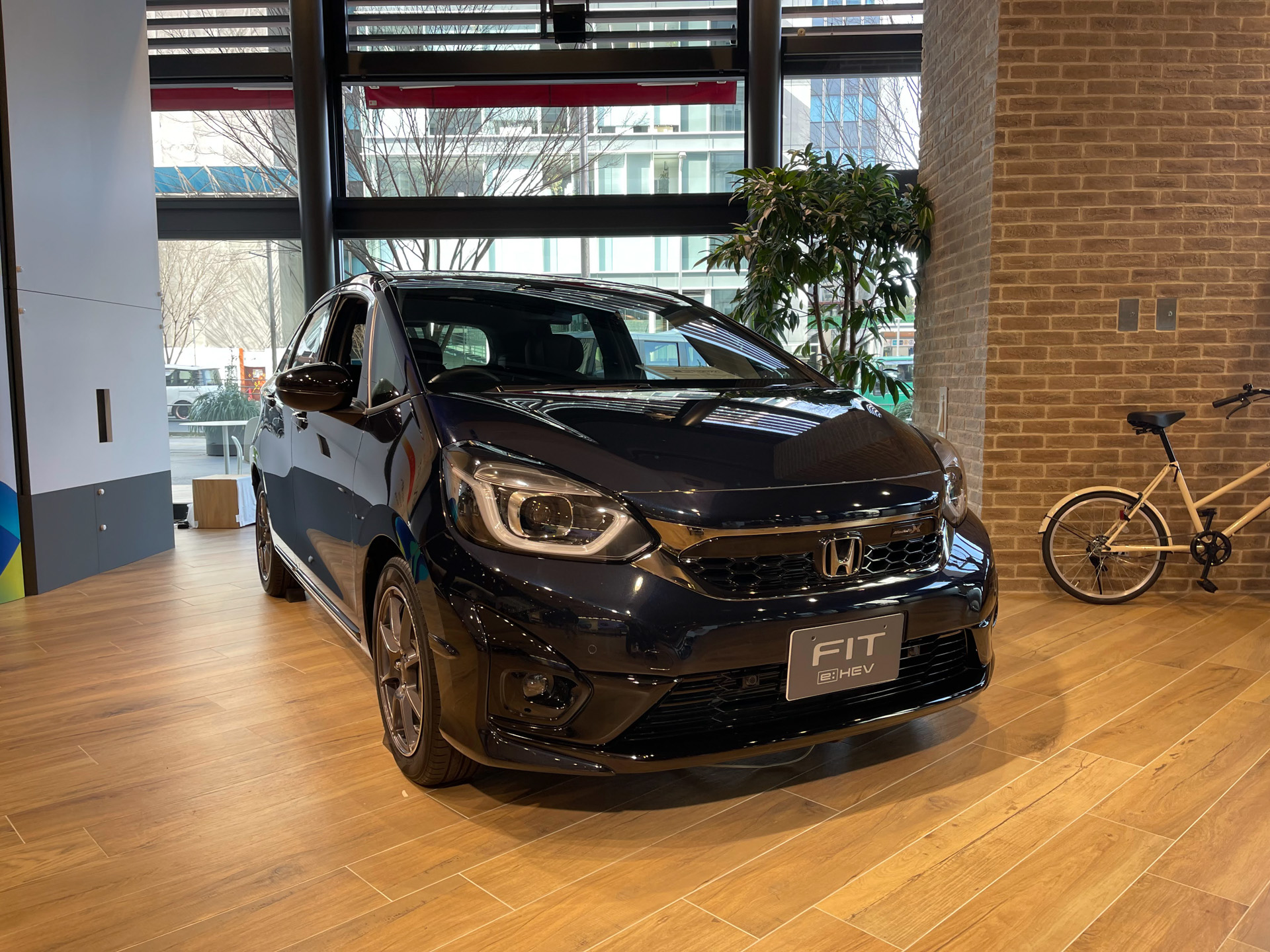 テックマチックシステム付きのフィットe：HEVは「車いすを積めるスペースもあるので、よくレンタカーで利用します」と国枝選手