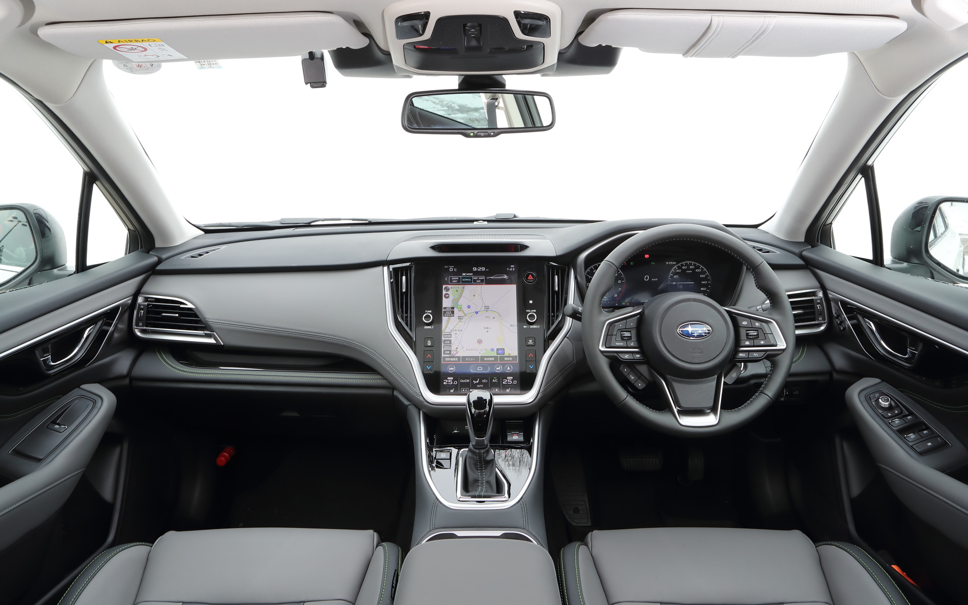 レガシィ アウトバックのインパネ。中央の11.6インチセンターインフォメーションディスプレイ＆インフォテインメントシステムは、ナビ機能のほかにエアコンやシートヒーターの操作ができ、車両機能の設定もこのディスプレイから行なう