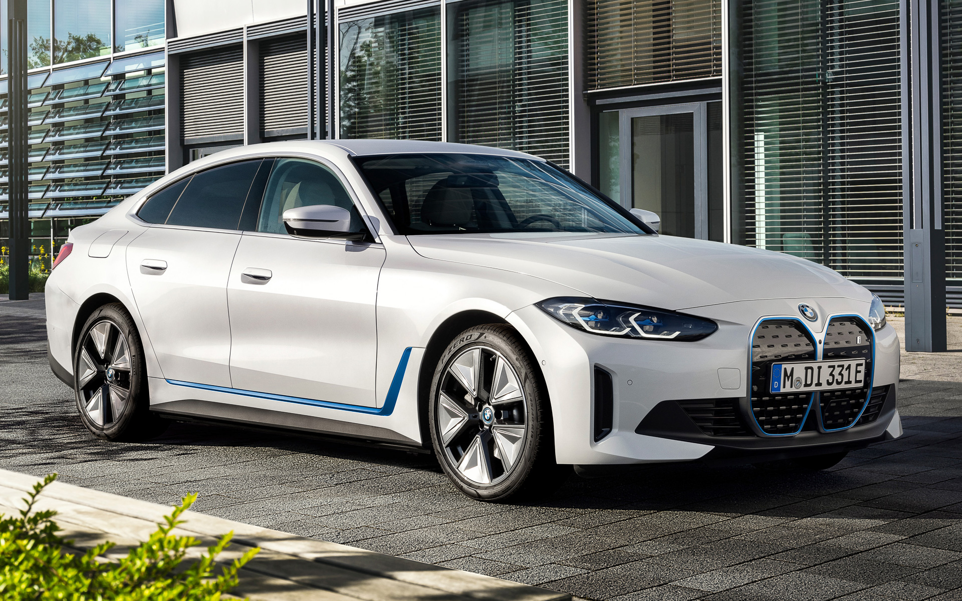 4シリーズに「i4 eDrive35」が追加された