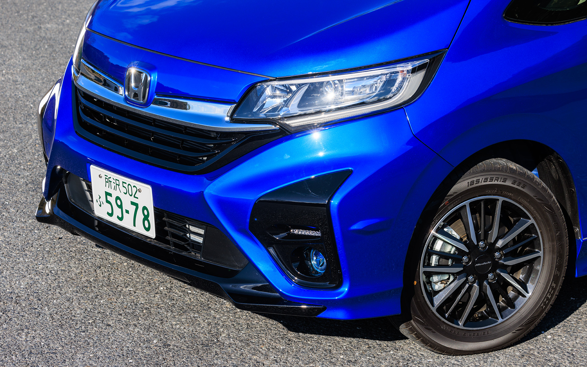 「実効空力」を実現する「専用フロントエアロバンパー」と「専用フロントグリル」