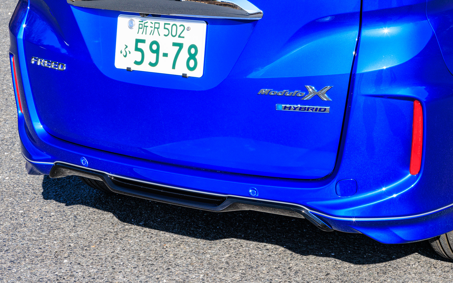 「専用リアロアースカート」も空気の流れをスムーズにするデフューザー形状を採用している