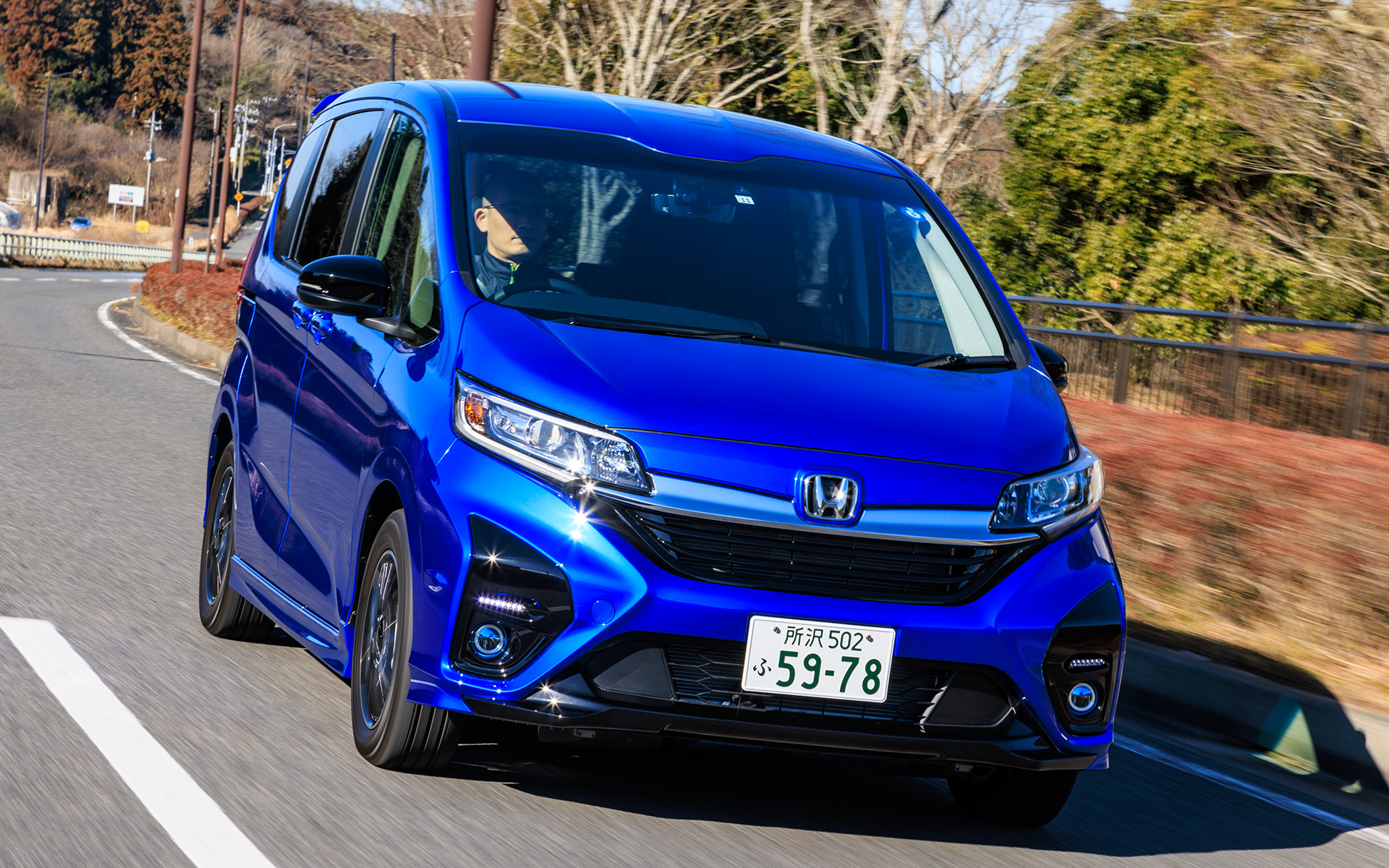 横風にあおられるような感覚はまったくない