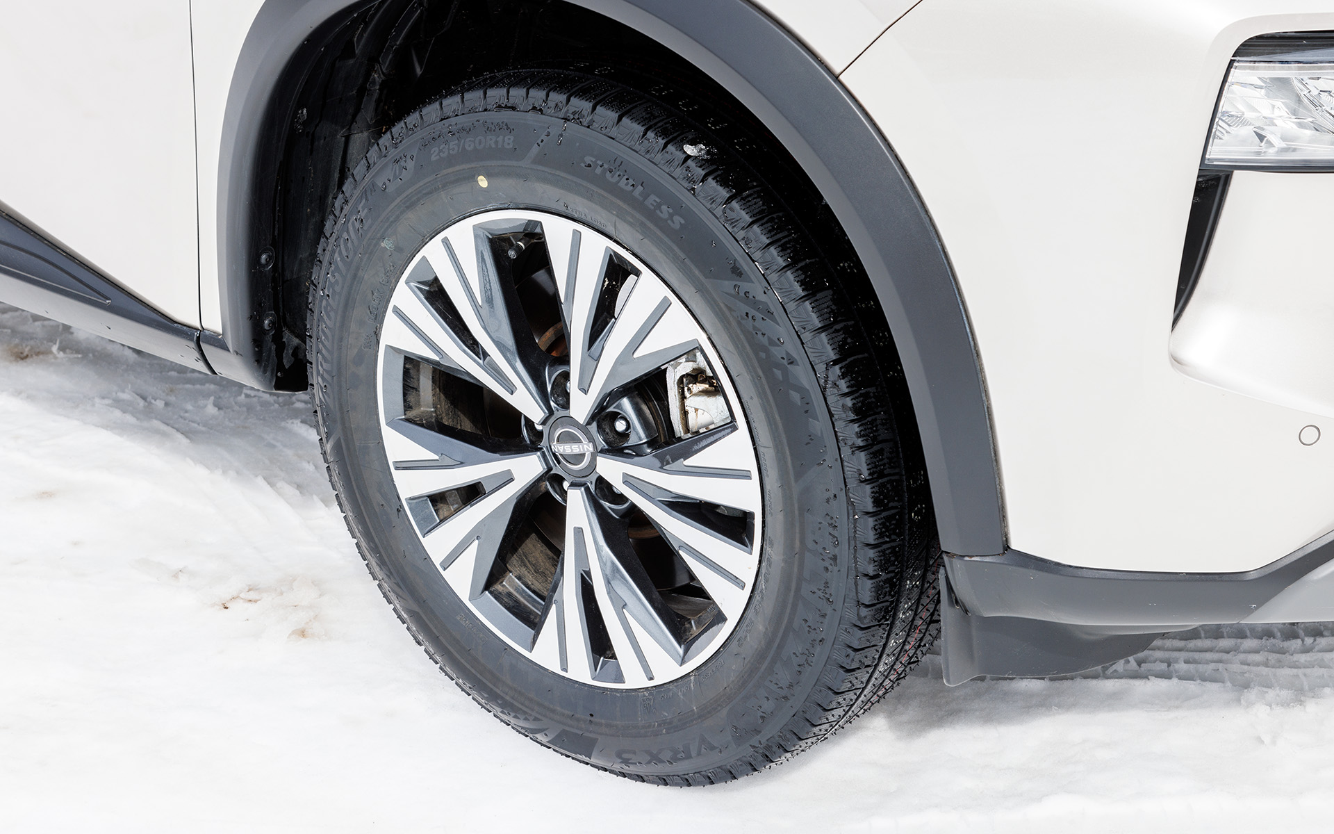 タイヤはブリヂストン「VRX3」が装着されていた