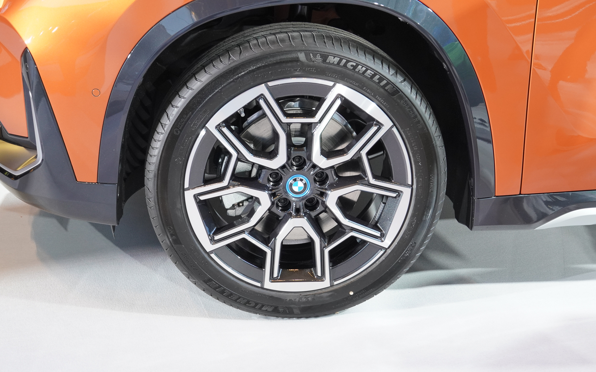 19インチホイールとタイヤ