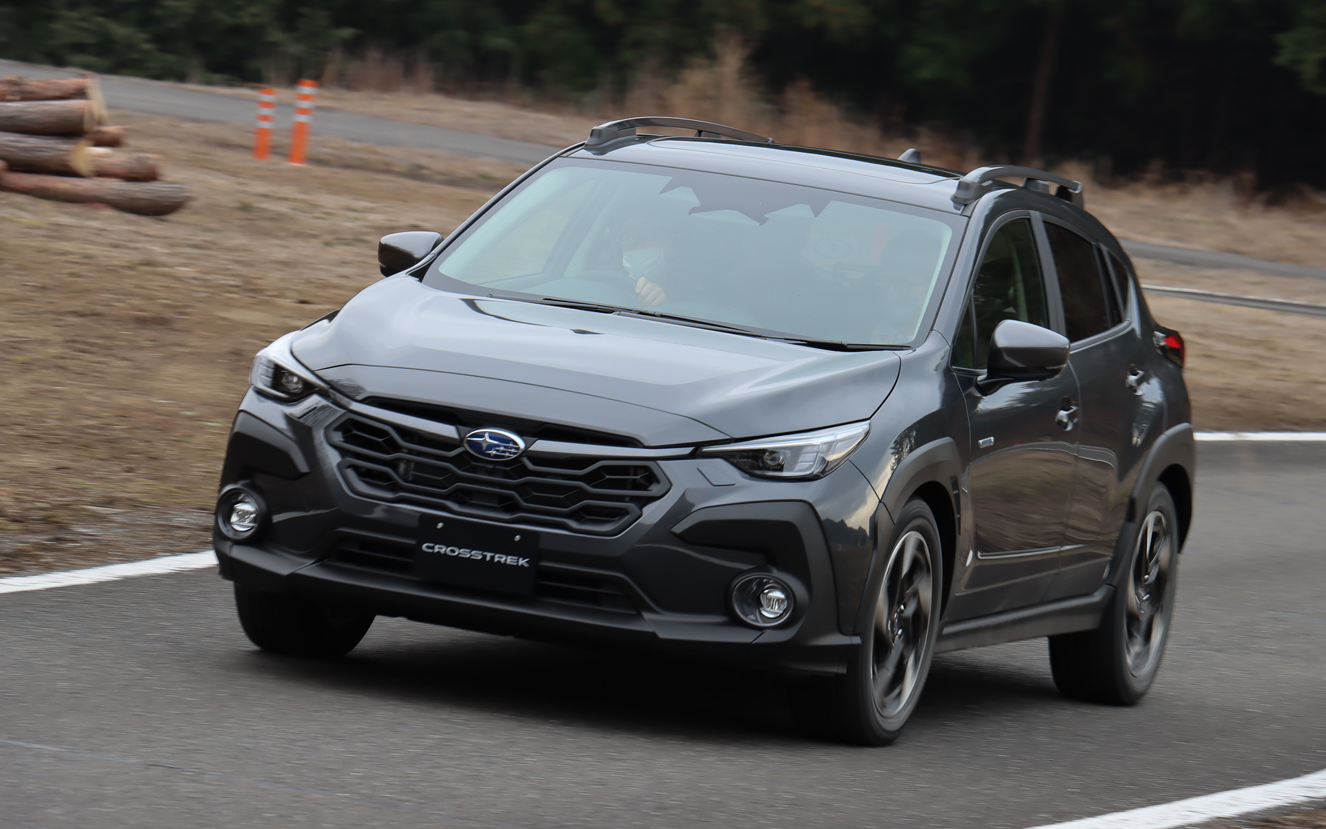 コンパクトなクロスオーバーSUVであるクロストレックはシンメトリカルAWDの卓越した走破性が大きな商品特性だが、舗装路で比較すると50kg軽いFF仕様にも高い魅力を感じた