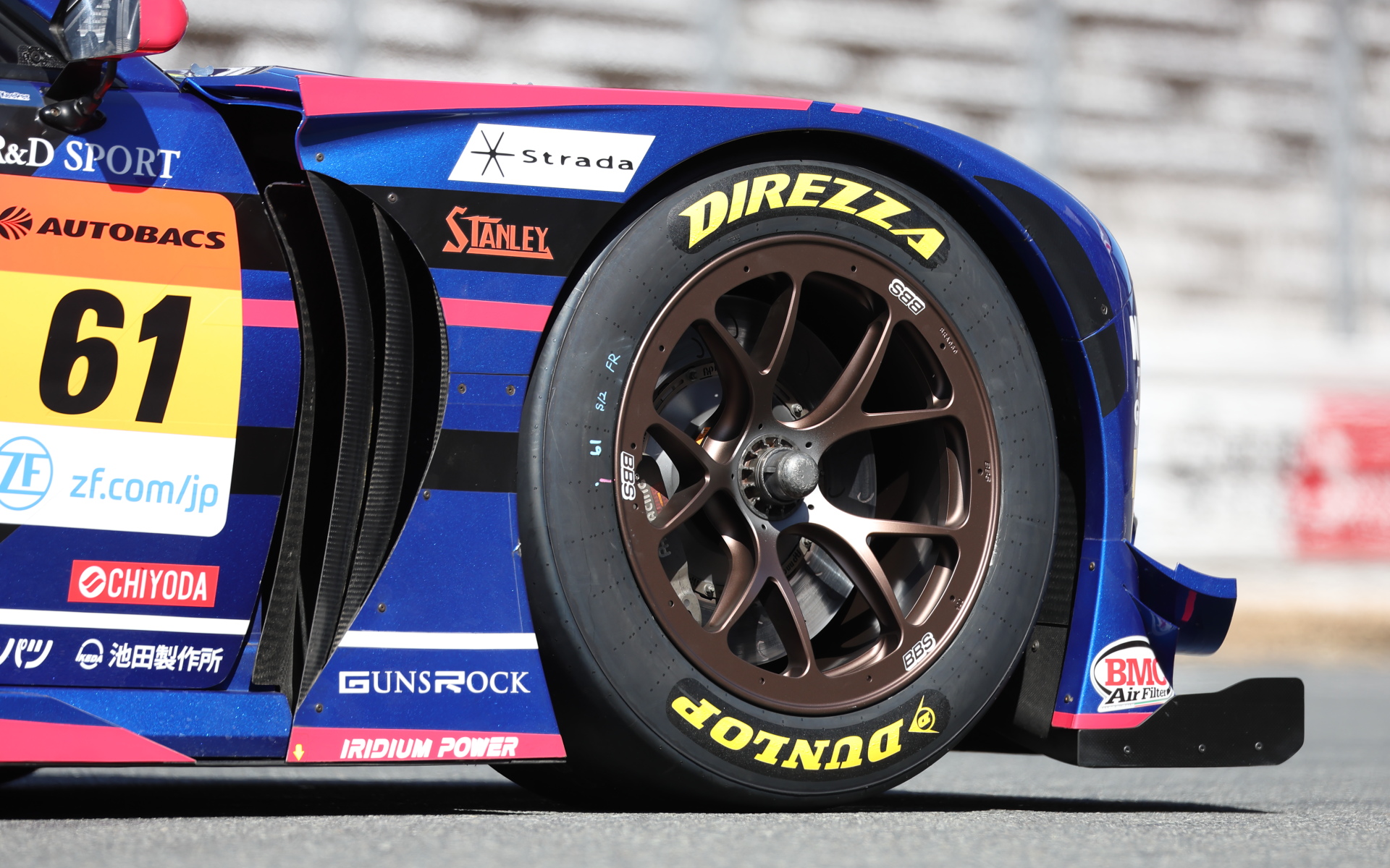 タイヤ・ホイールはマシンに合わせた専用開発