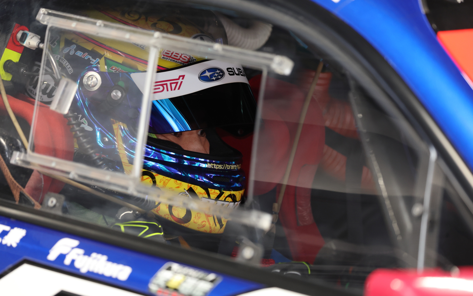 シェイクダウンのドライバーは山内英輝選手