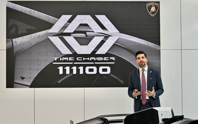 非売品 ランボ60周年 Revuelto FROM NOW ON ポスター ランボルギーニ、世界で1台の創立60周年記念モデル「ウラカンSTO Time