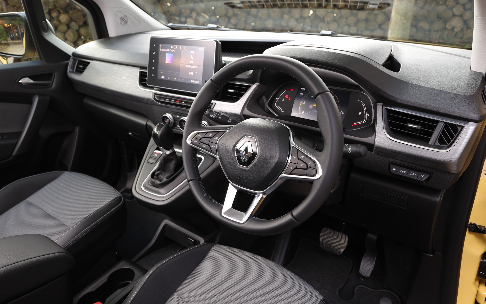 新型カングーのインテリア