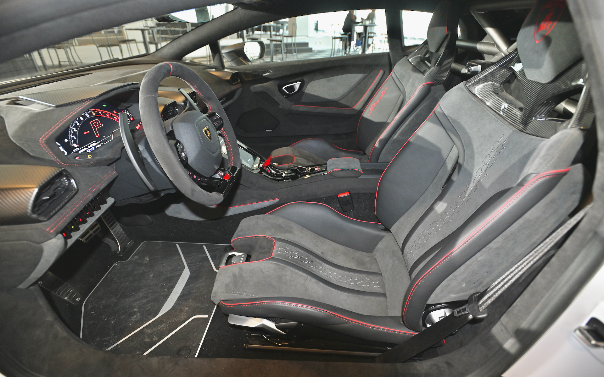 ウラカン ステラートのインテリア