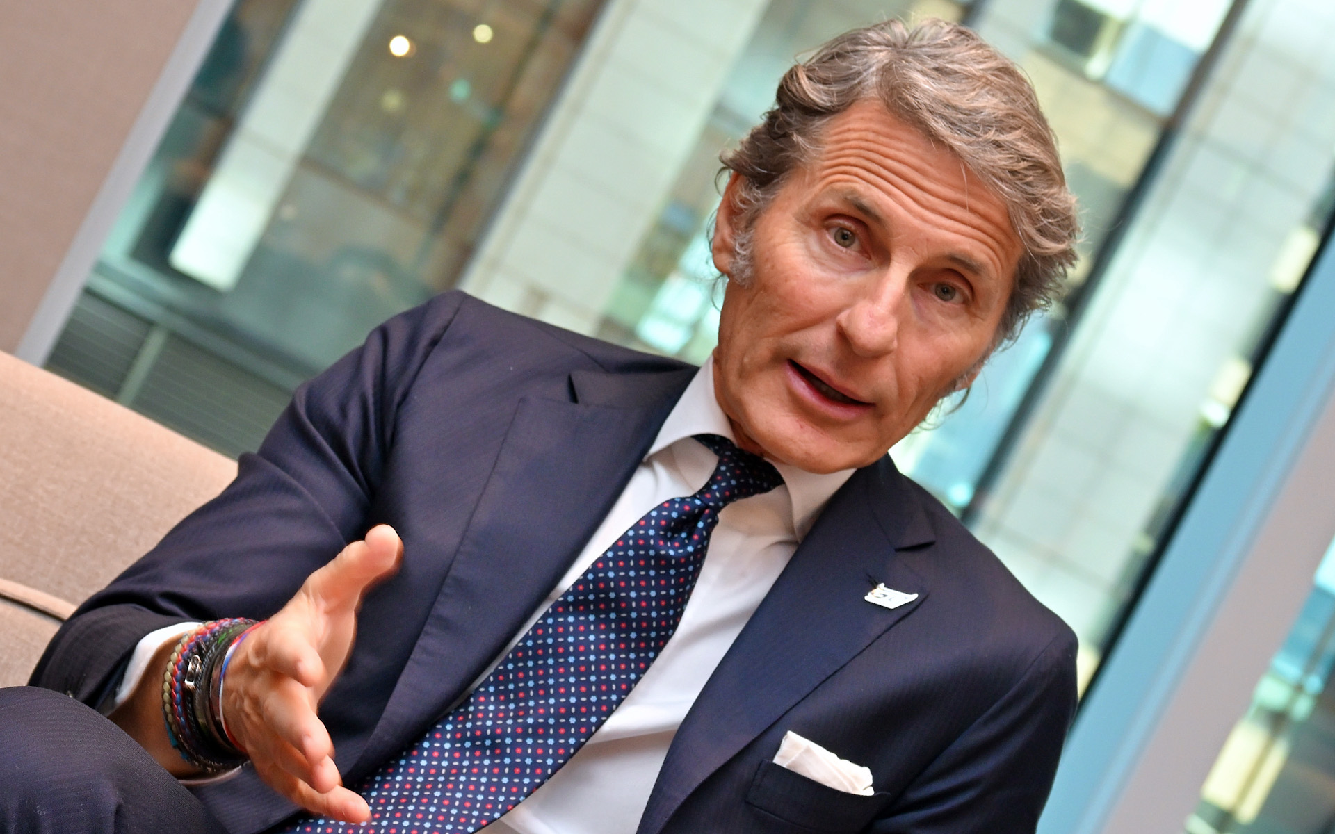 アヴェンタドールの後継モデルはこれまで以上にサステナブルでハイパフォーマンスだという