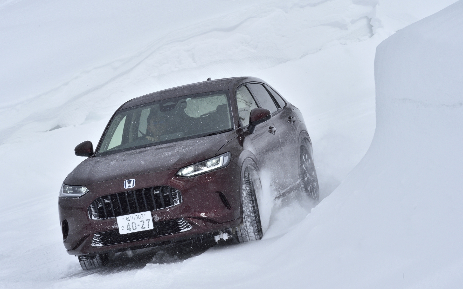 FFだとアクセルオンで外側にふくらんでしまう