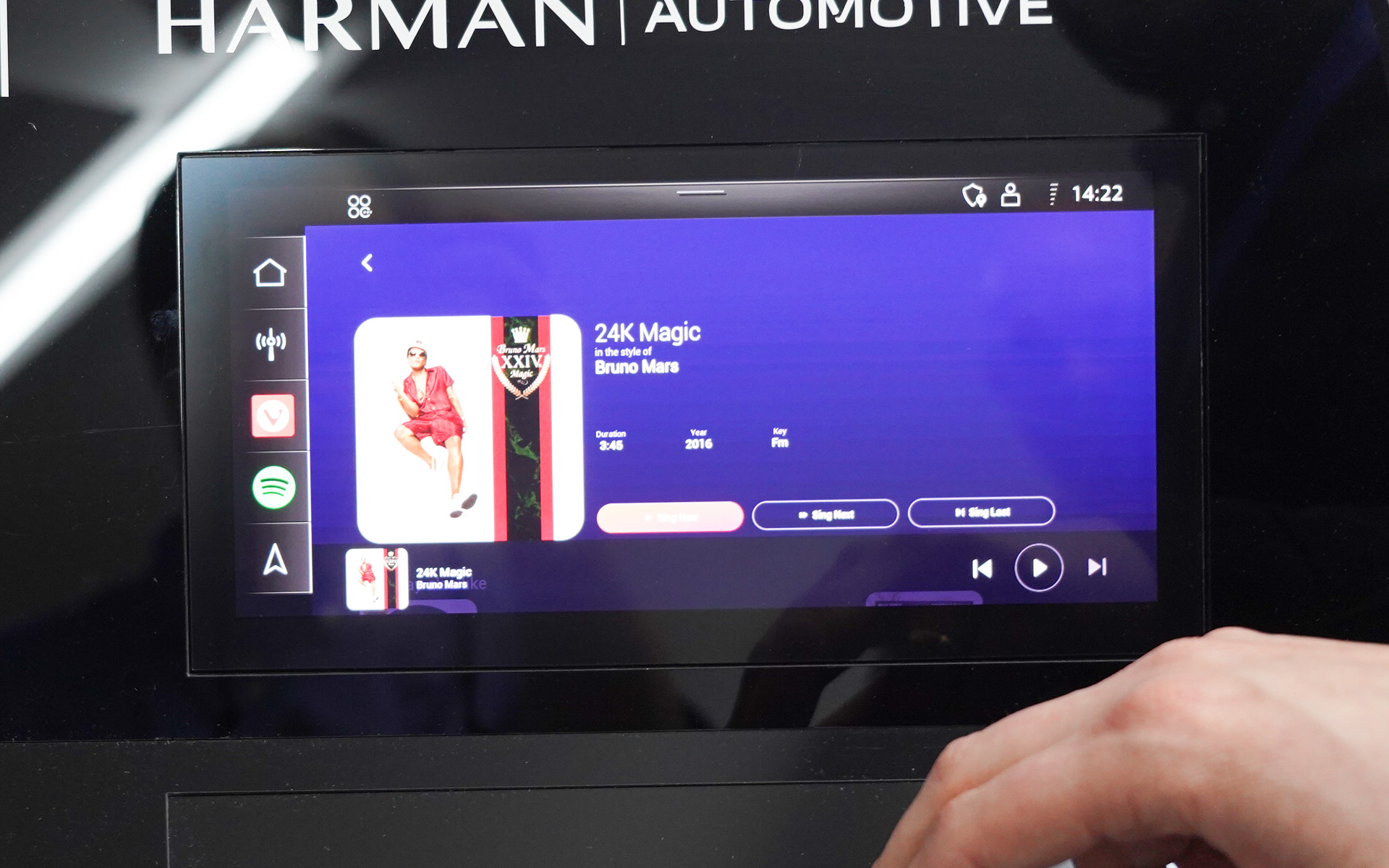 音楽アプリもインストールして再生できる。もうCarPlayやAndroid Autoをいちいちつなげる必要はなくなる