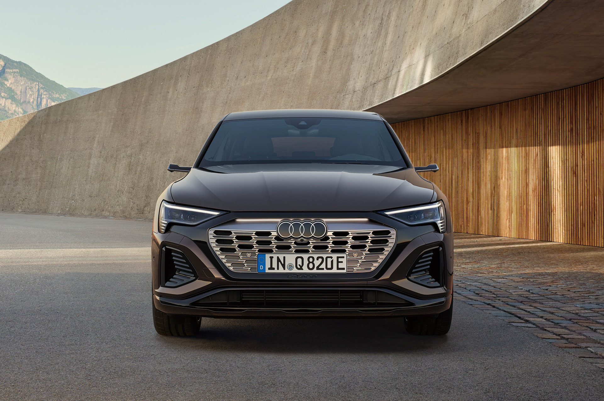 Q8 Sportback e-tron