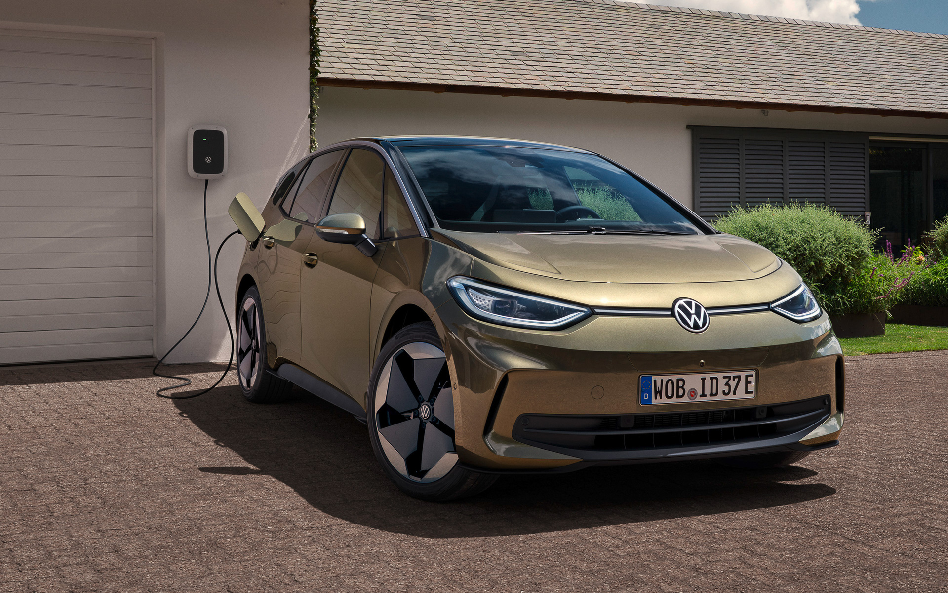 フォルクスワーゲンが大幅改良した新型「ID.3」を公開した