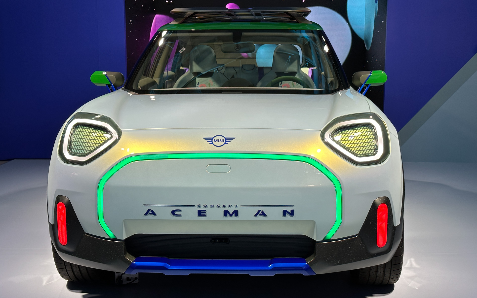 日本初公開されたMINIのEVコンセプトカー「コンセプト エースマン」