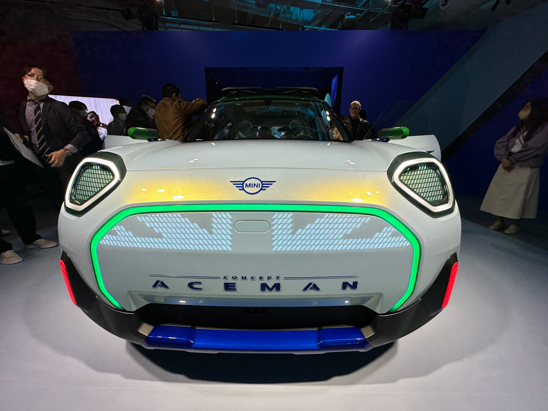 日本初公開されたMINIのEVコンセプトカー「コンセプト エースマン」