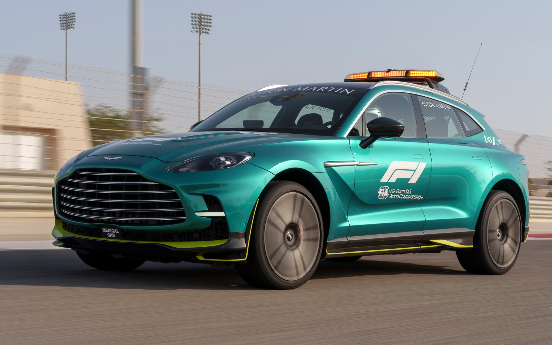 ウルトララグジュアリーSUV「DBX707」