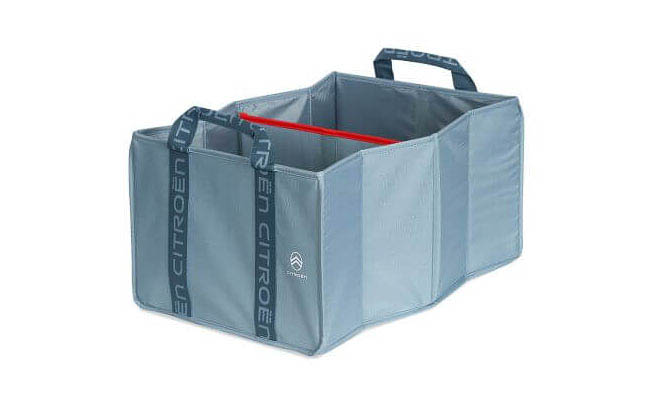 成約プレゼントの「シトロエンオリジナル トランクオーガナイザー」。サイズは50cm×26cm、容量は40L