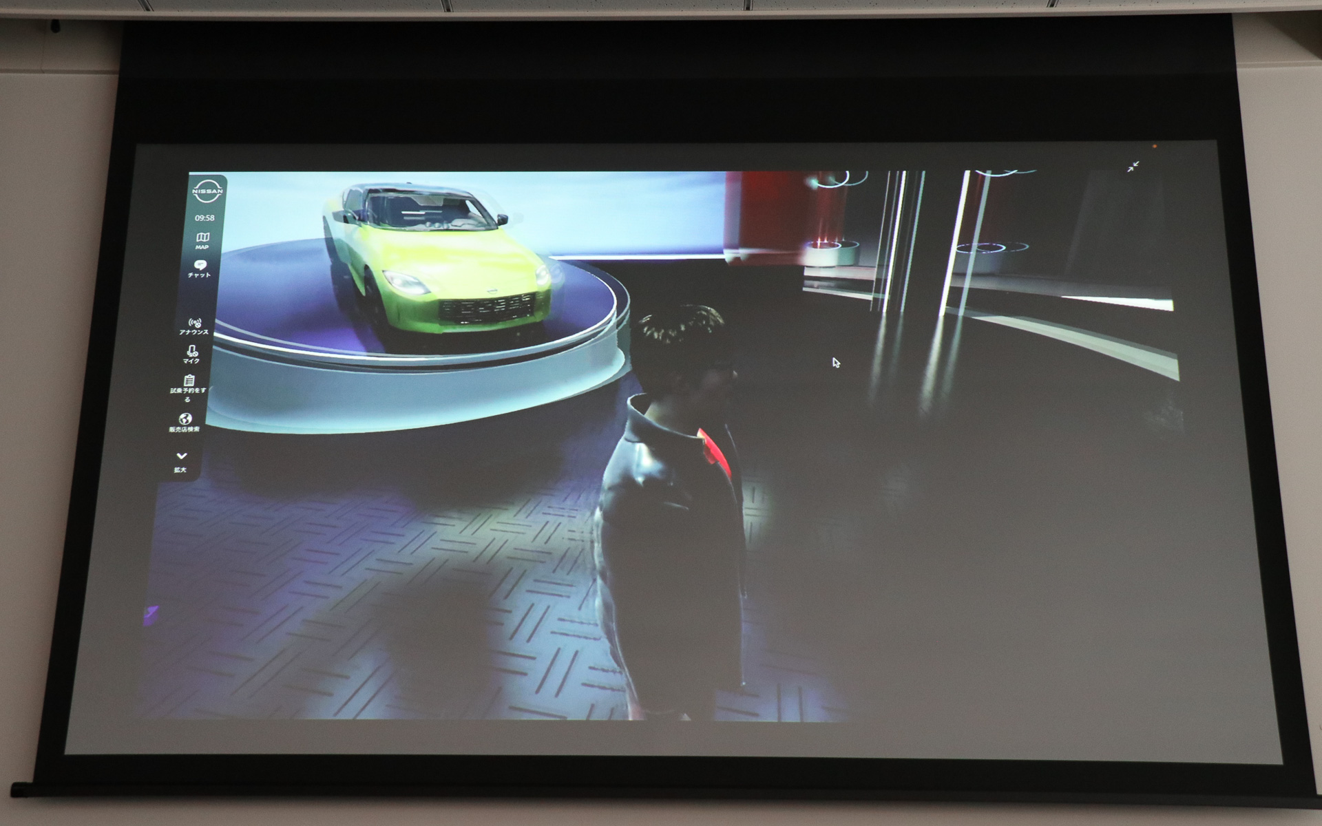 ニッサン ハイプ ラボの中央にあるメインエリアの「ショールーム」には、3Dモデルで再現された「エクストレイル」「フェアレディZ」「サクラ」「アリア」の4台を展示