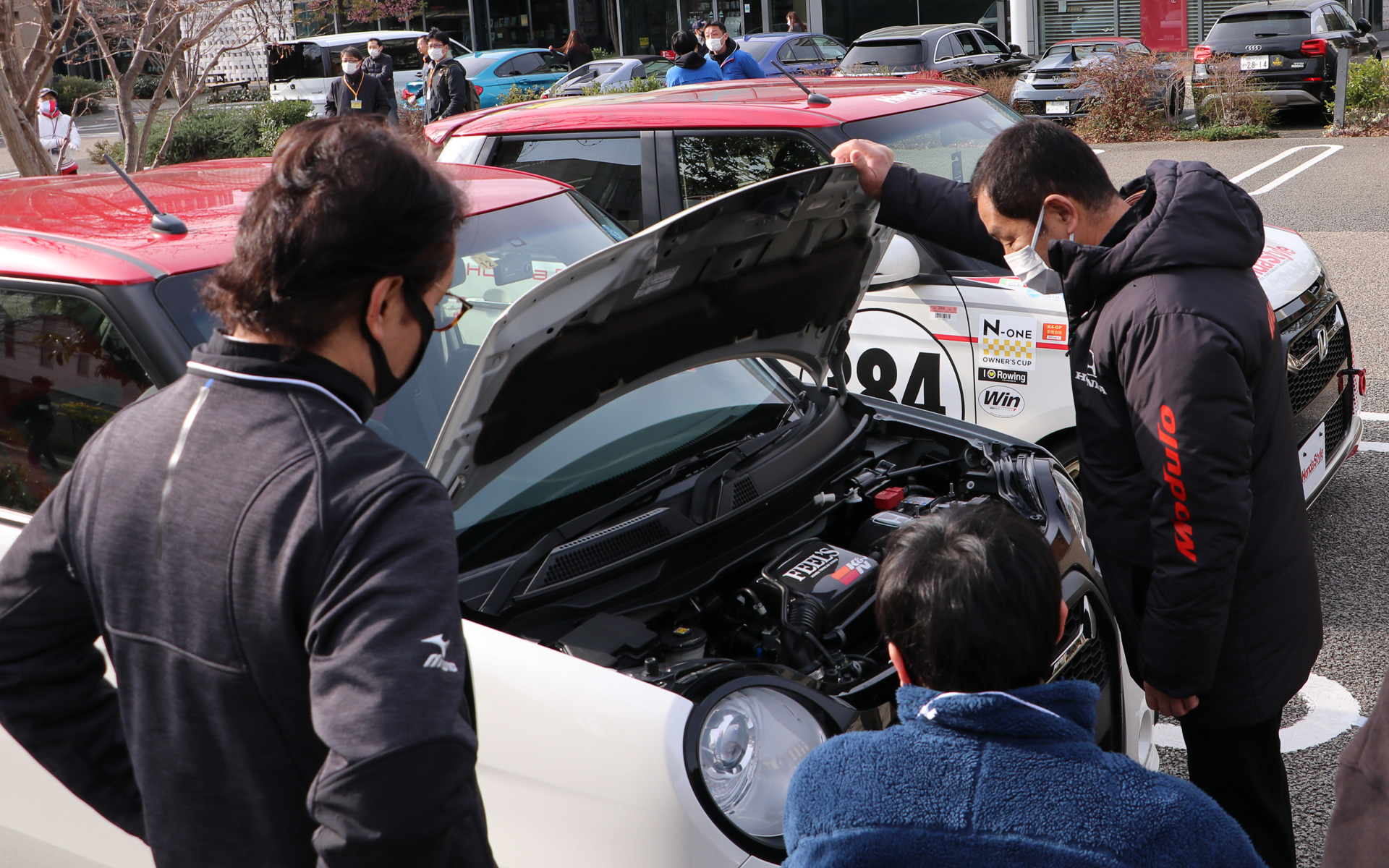 オーナーこだわりのチューニングメニューなどもしっかりと聞いていた