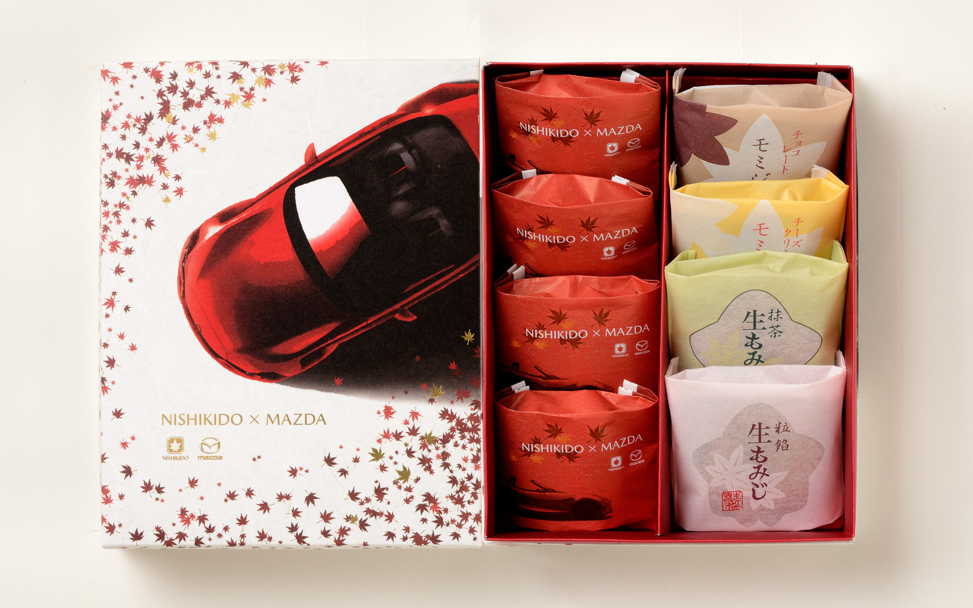 赤色を基調にしたオリジナル化粧箱を使用