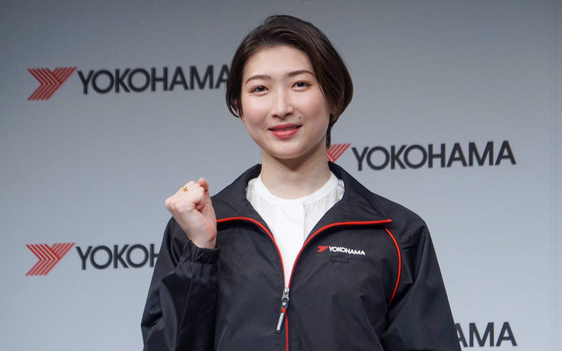 池江選手が着用する新ユニフォームが披露された